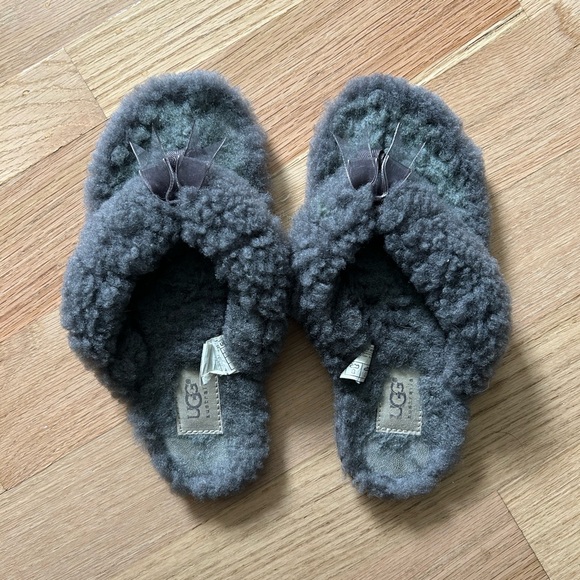 UGG Australia Gray Flip Flop Slippers Women’s 7 - Picture 2 of 8